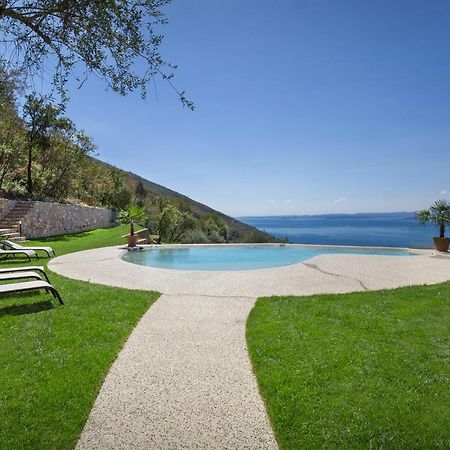 Villa Divina - Apt Icona Con Piscina E Vista Lago Castelletto Di Brenzone Exteriör bild