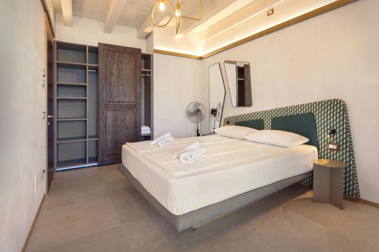 Villa Divina - Apt Icona Con Piscina E Vista Lago Castelletto Di Brenzone Exteriör bild