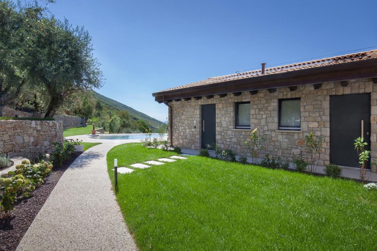 Villa Divina - Apt Icona Con Piscina E Vista Lago Castelletto Di Brenzone Exteriör bild